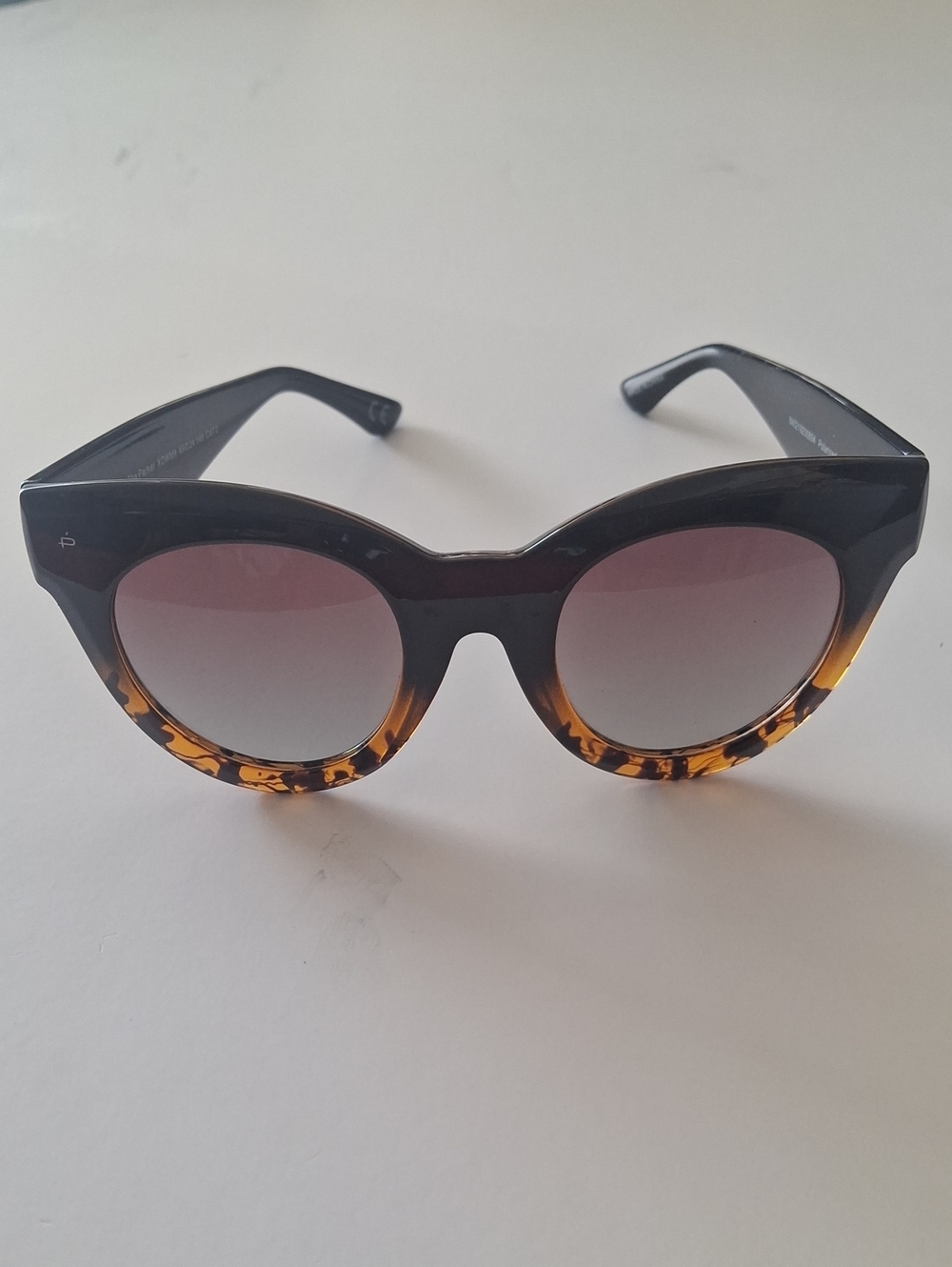 Women’s Cat-Eye Sunglasses in Black with Tortoise Trim